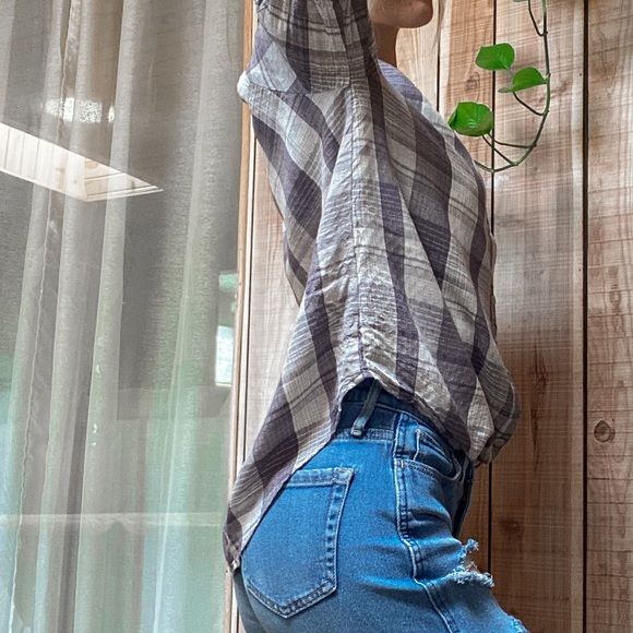 Black and white Plaid shirt sleeved button up - Picture 3 of 3